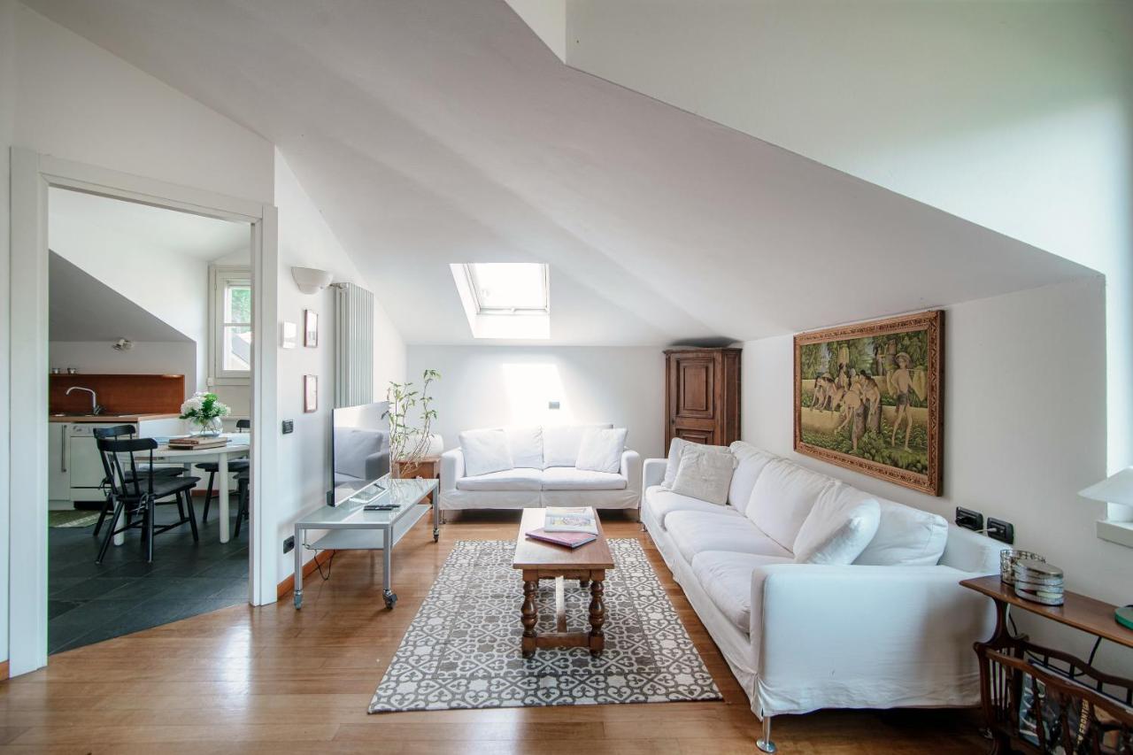I D'A Charming Penthouse - Lake View- Como- House-130 Mt-2 Double Bedrooms And 2 Double Bathrooms A Spacious Living Room-Full Equipped Kitchen-Private Garden And Terrace-Private Covered Parking Εξωτερικό φωτογραφία