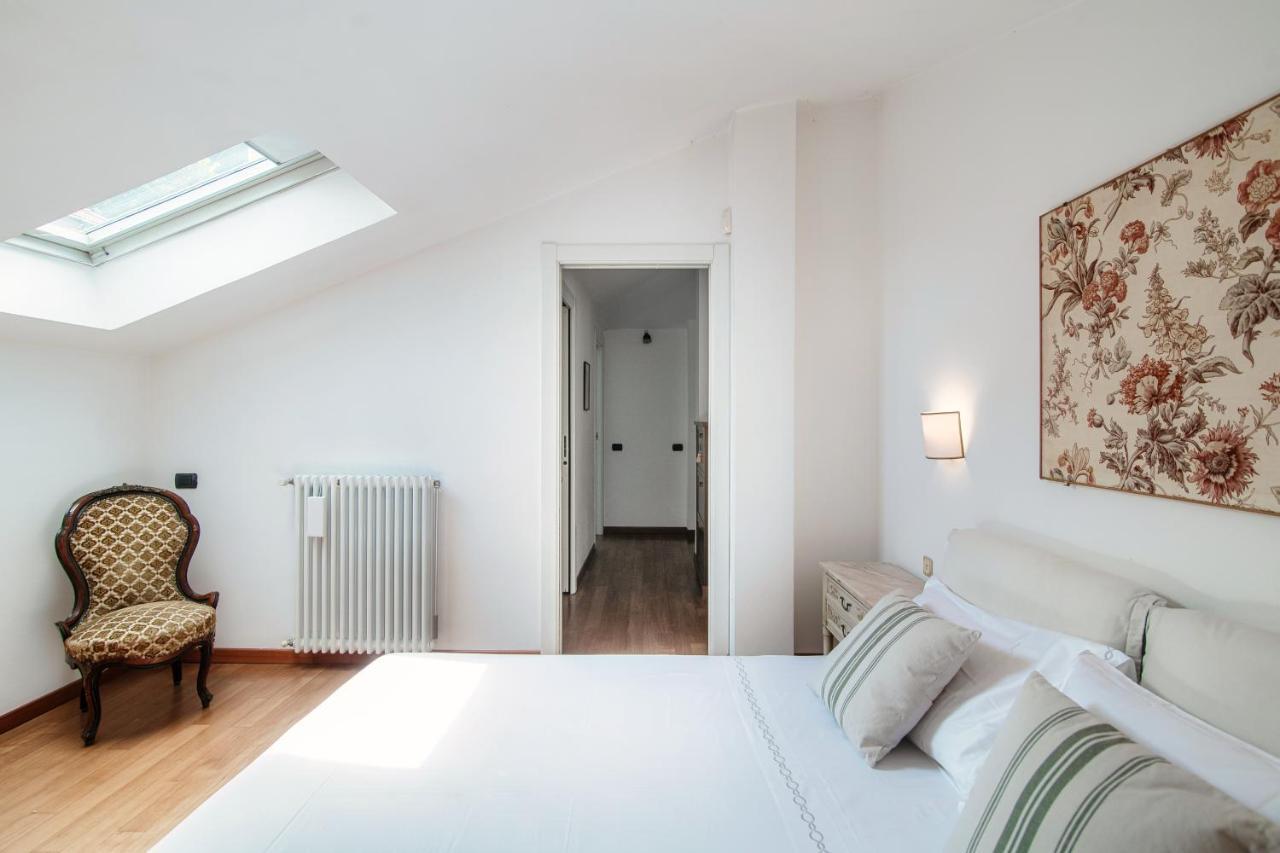 I D'A Charming Penthouse - Lake View- Como- House-130 Mt-2 Double Bedrooms And 2 Double Bathrooms A Spacious Living Room-Full Equipped Kitchen-Private Garden And Terrace-Private Covered Parking Εξωτερικό φωτογραφία